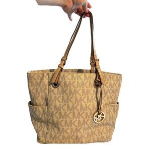 Michael Kors Jet‎ Set White Tote Bag